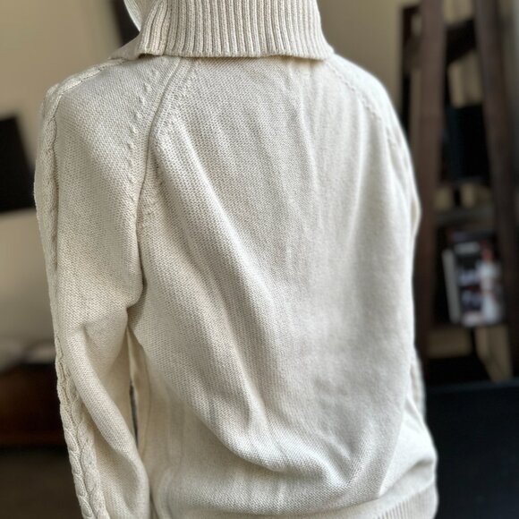 Tommy Bahama Women’s L Sparkle Knit Cream Turtleneck Sweater Metallic Accents - Picture 5 of 7